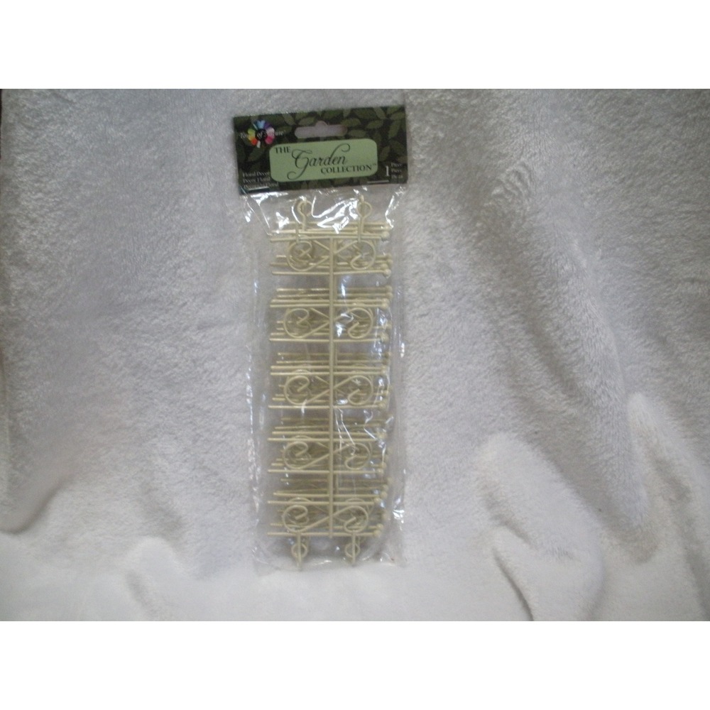 The Garden Collection Miniature Scroll Fence Ivory Plastic Floral Decor 9.5in